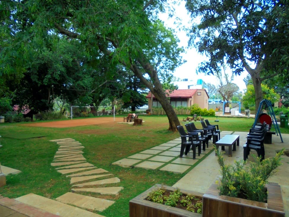 shuttle badminton in zeenath taj garden,yelagiri